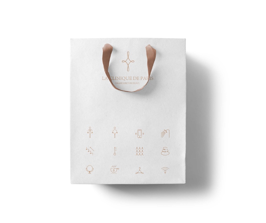 白卡纸材质的纸袋样机